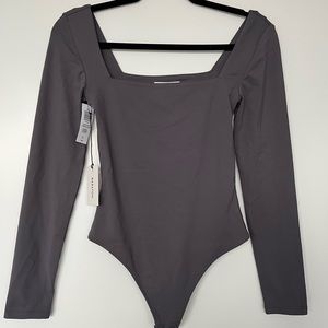 Babaton Contour Squareneck Longsleeve Bodysuit